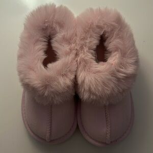 Cat & Jack Faux Fur Pink Slippers Toddler 8c